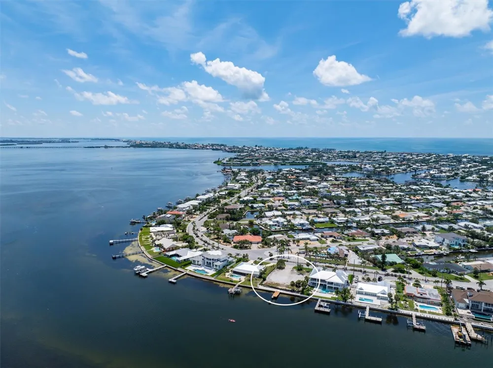 659 KEY ROYALE DRIVE Holmes Beach, FL 34217