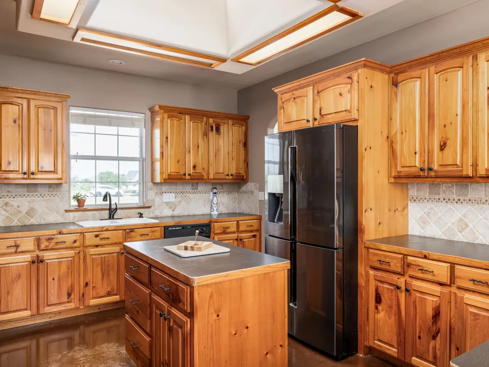 155 Comanche Circle Hutto, TX 78634
