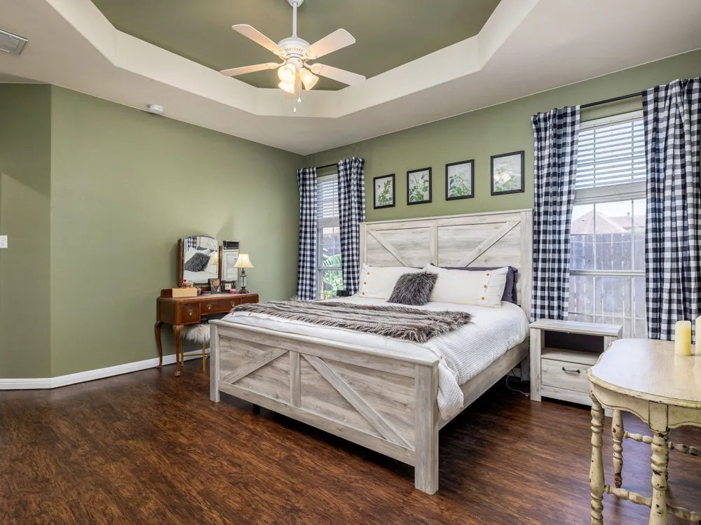 155 Comanche Circle Hutto, TX 78634