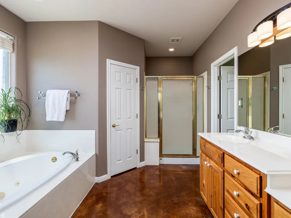 155 Comanche Circle Hutto, TX 78634