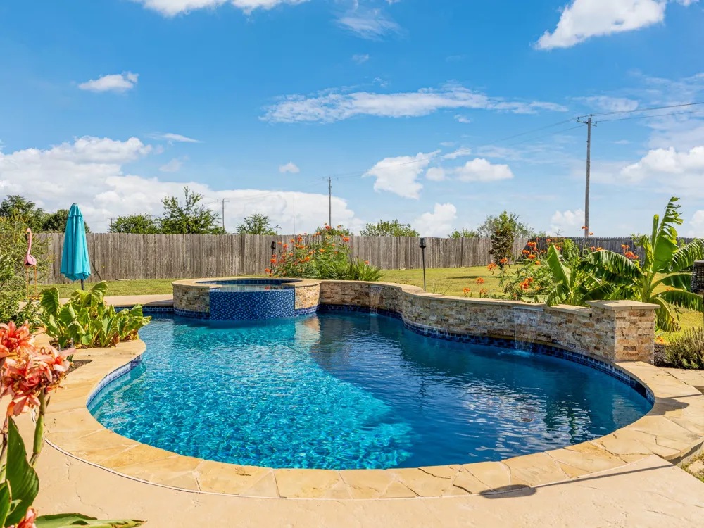 155 Comanche Circle Hutto, TX 78634