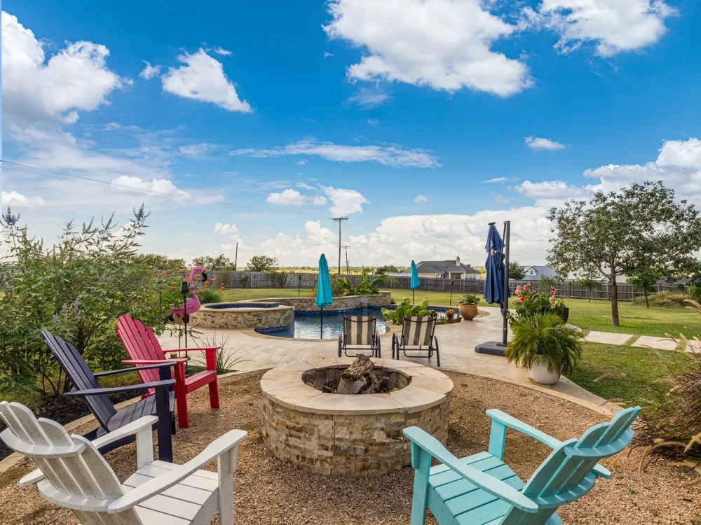 155 Comanche Circle Hutto, TX 78634