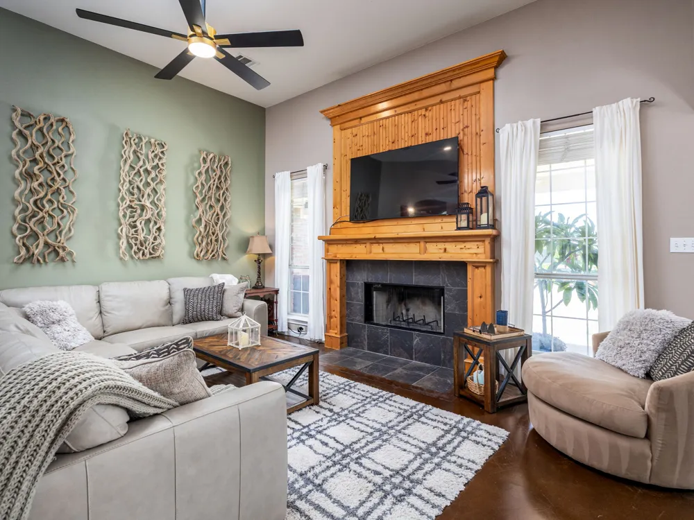 155 Comanche Circle Hutto, TX 78634