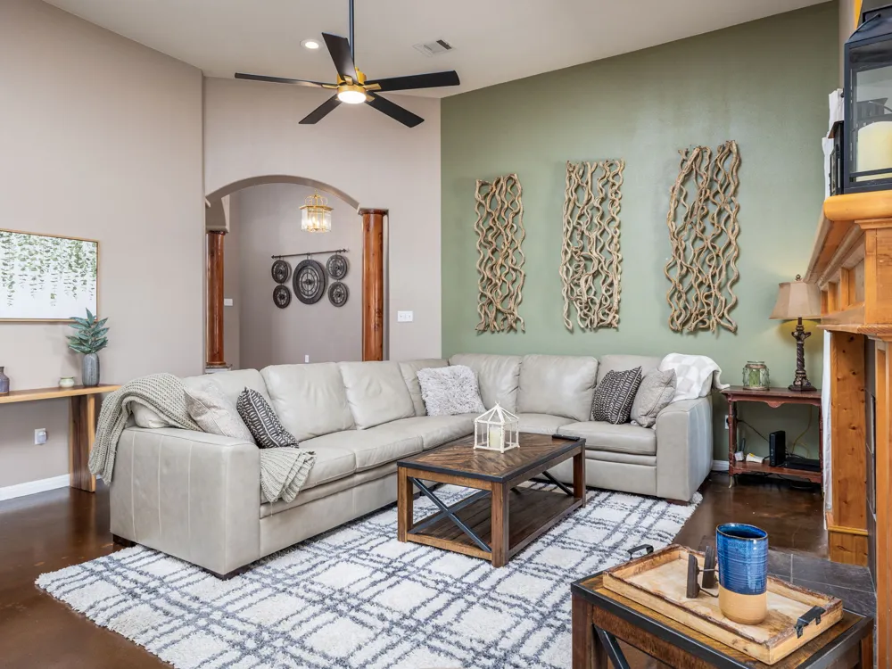 155 Comanche Circle Hutto, TX 78634