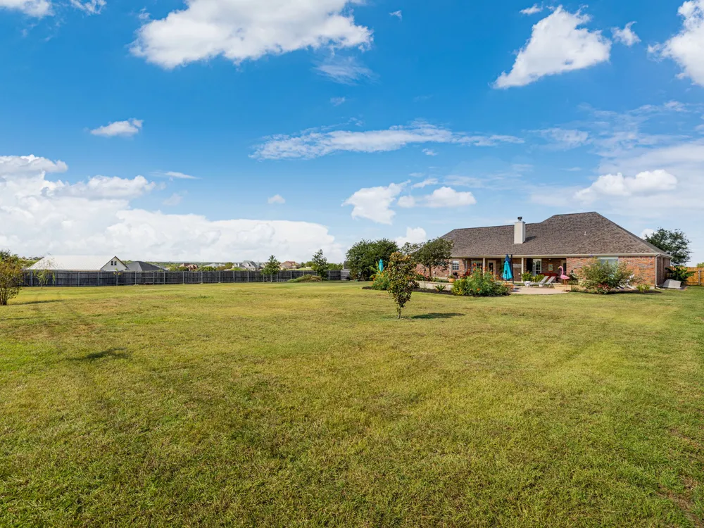 155 Comanche Circle Hutto, TX 78634