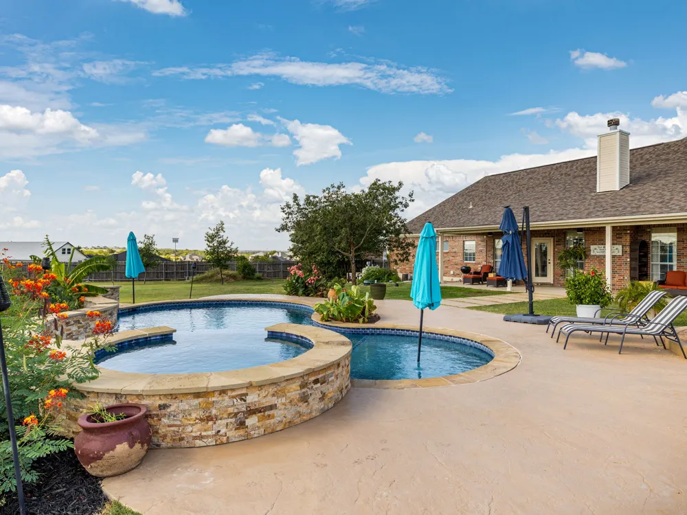 155 Comanche Circle Hutto, TX 78634