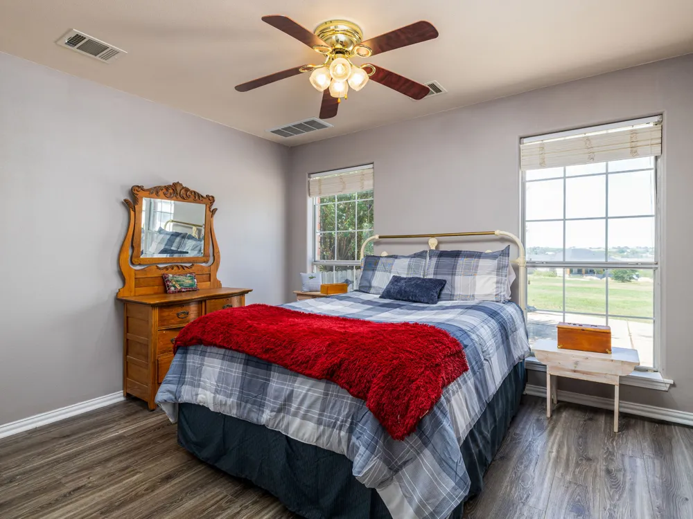 155 Comanche Circle Hutto, TX 78634