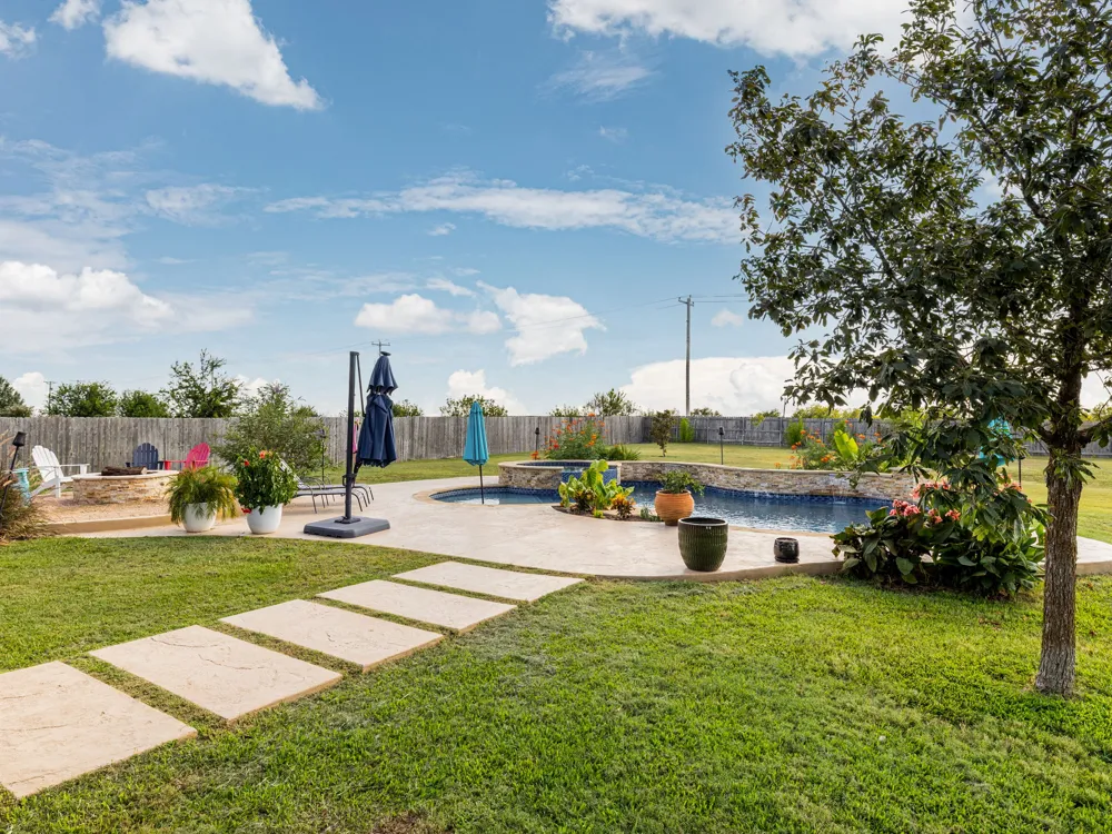 155 Comanche Circle Hutto, TX 78634