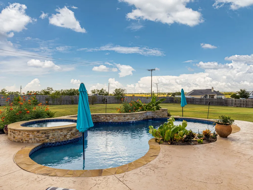 155 Comanche Circle Hutto, TX 78634