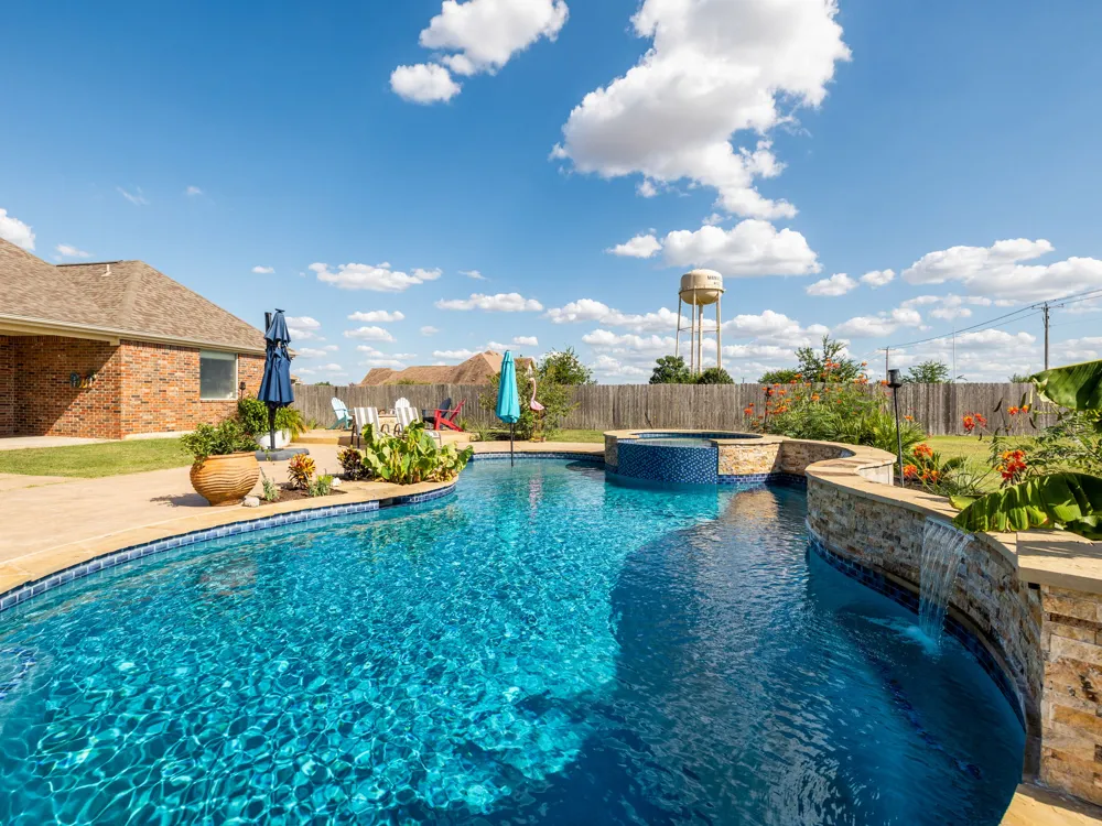 155 Comanche Circle Hutto, TX 78634