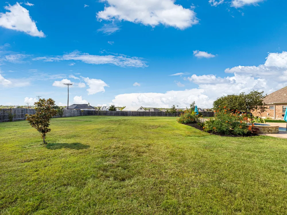 155 Comanche Circle Hutto, TX 78634