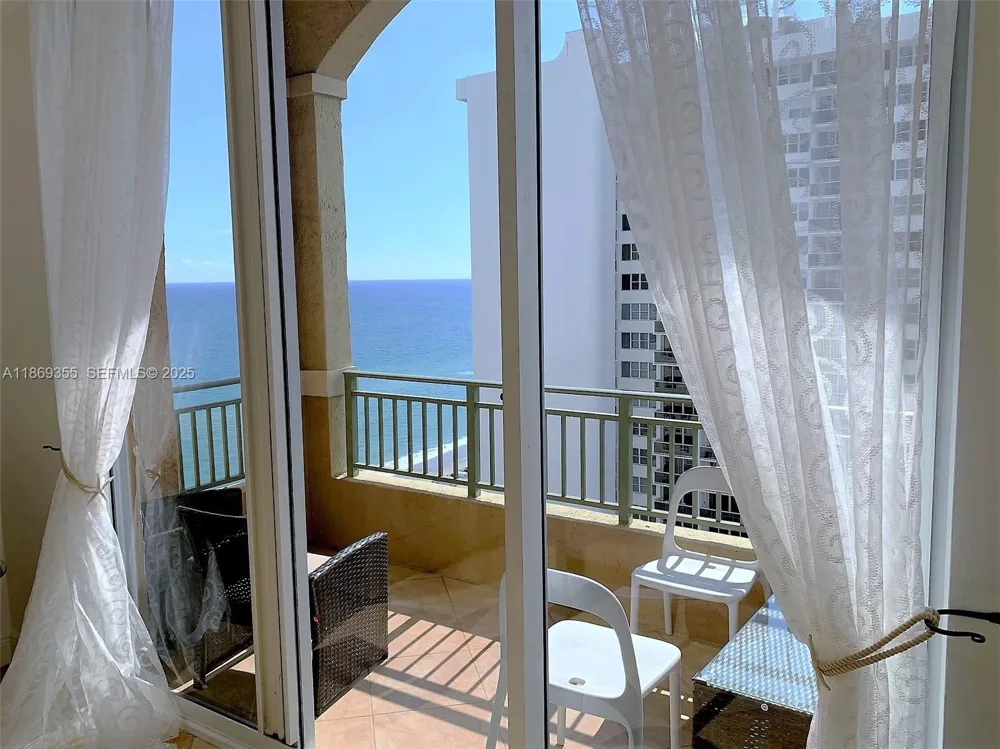 2080 S OCEAN DRIVE #PH3 Hallandale Beach, FL 33009