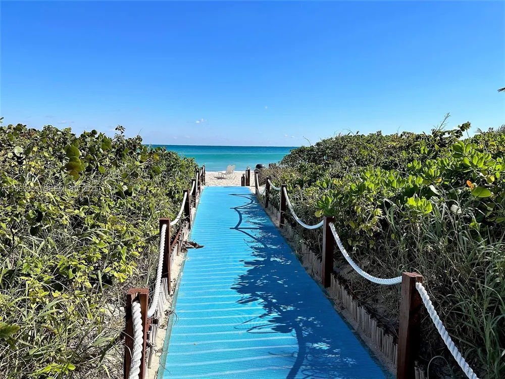 2080 S OCEAN DRIVE #PH3 Hallandale Beach, FL 33009