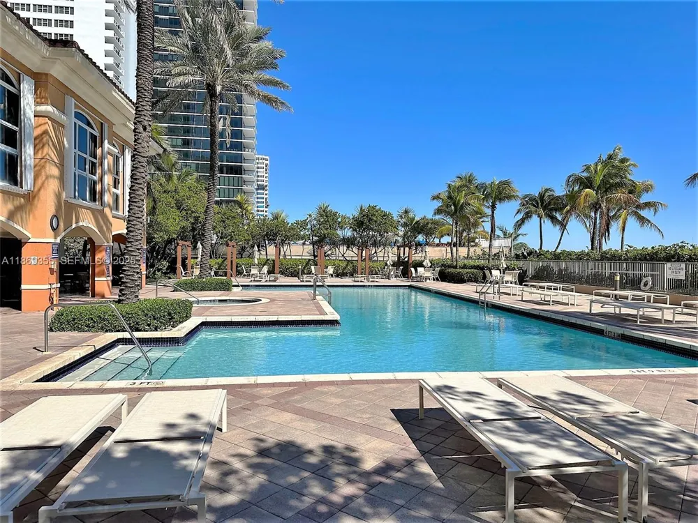 2080 S OCEAN DRIVE #PH3 Hallandale Beach, FL 33009