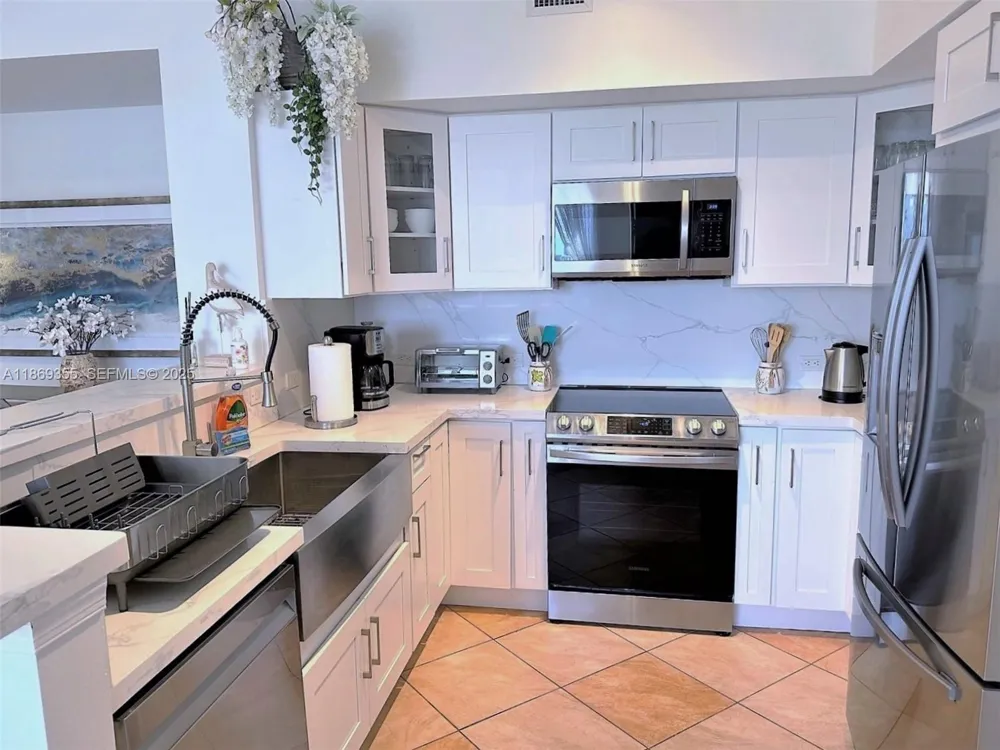 2080 S OCEAN DRIVE #PH3 Hallandale Beach, FL 33009