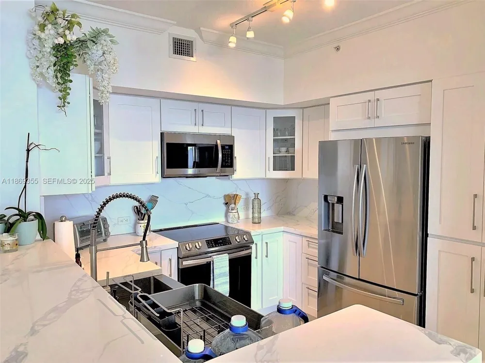2080 S OCEAN DRIVE #PH3 Hallandale Beach, FL 33009