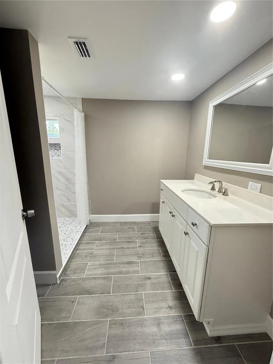 426 BECTON STREET Frostproof, FL 33843