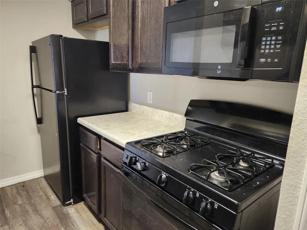 1000 S 8th St Buckholts, TX 76518
