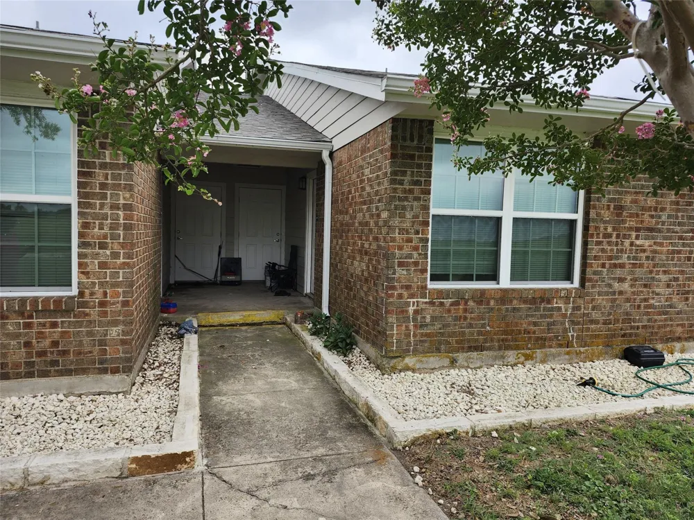 1000 S 8th St Buckholts, TX 76518