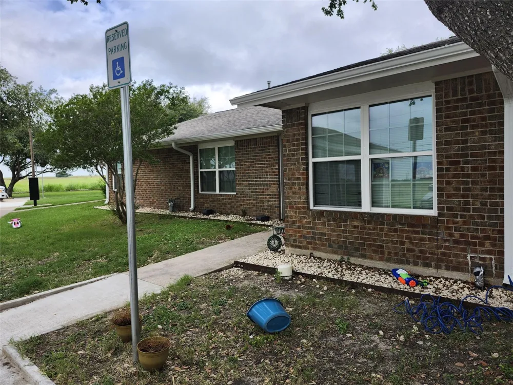 1000 S 8th St Buckholts, TX 76518