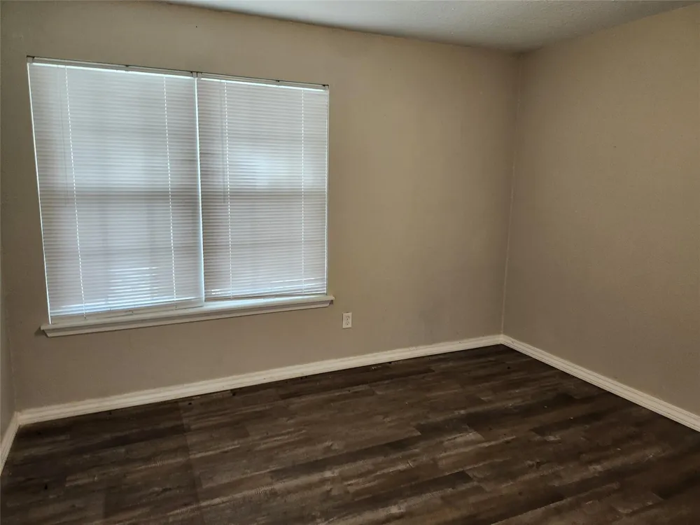1000 S 8th St Buckholts, TX 76518