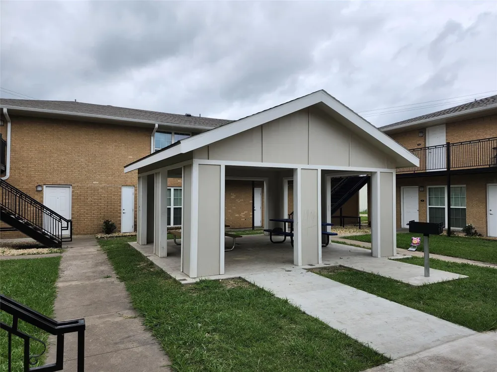 306 W Avenue D Rosebud, TX 76570