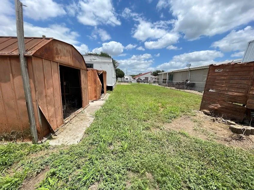 84 Lampshire Avenue Palmview, TX 78572