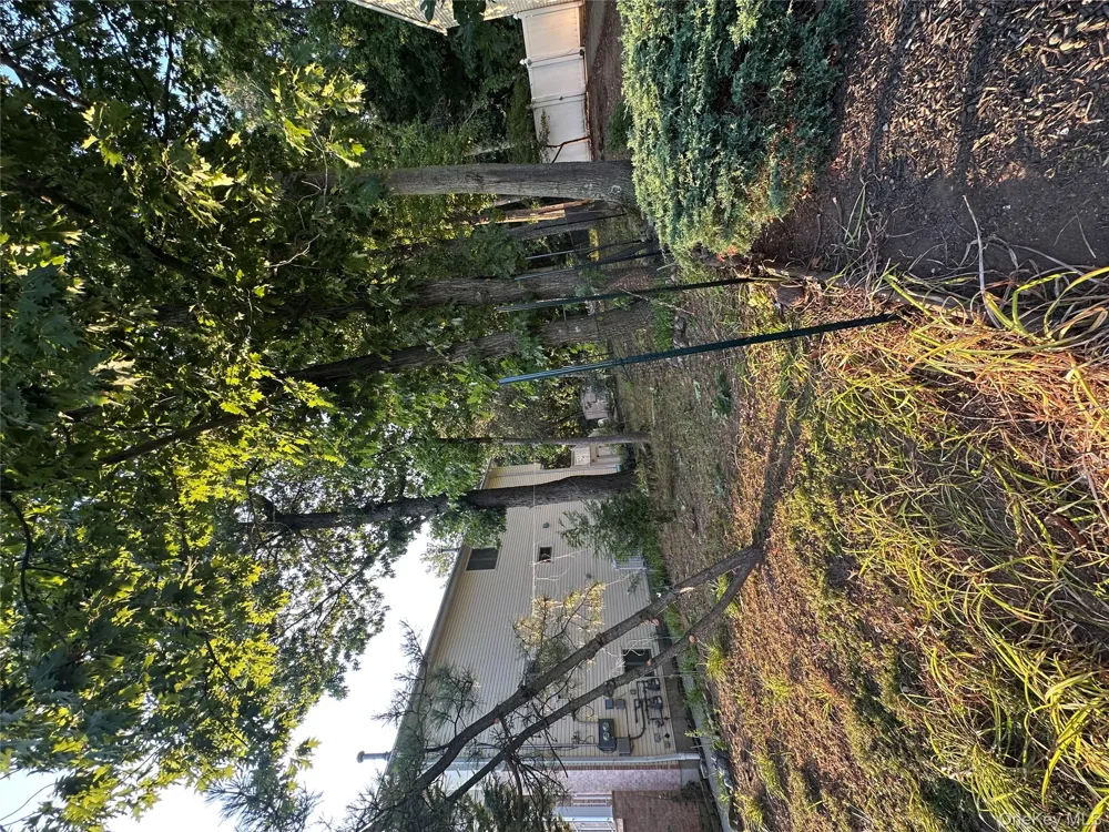 55 Quail Lane Staten Island, NY 10309