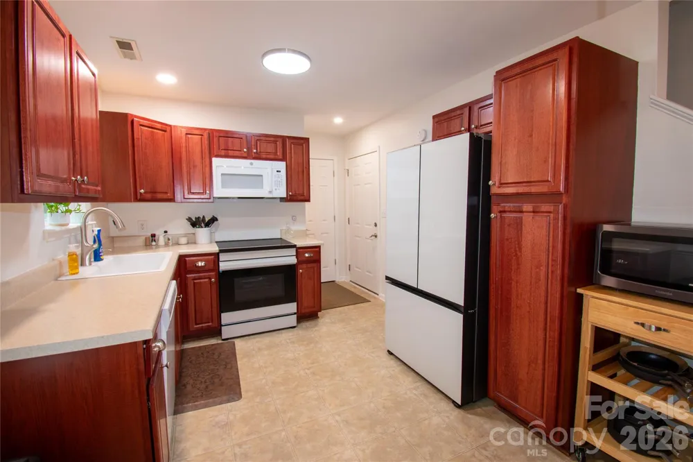 19 Singleton Lane Fletcher, NC 28732