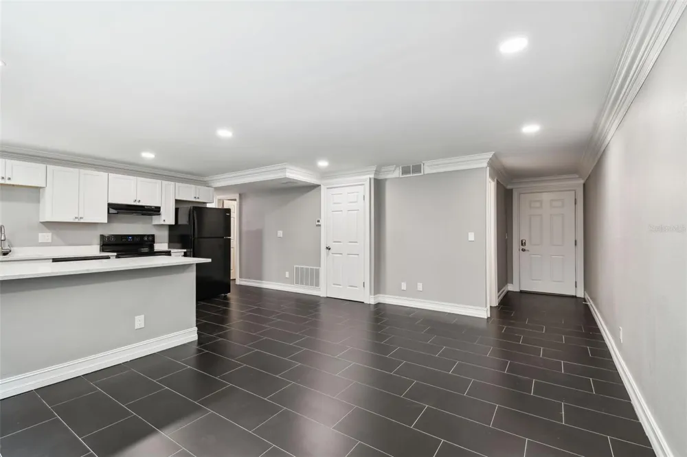2942 W BAY DRIVE #8 Belleair Bluffs, FL 33770