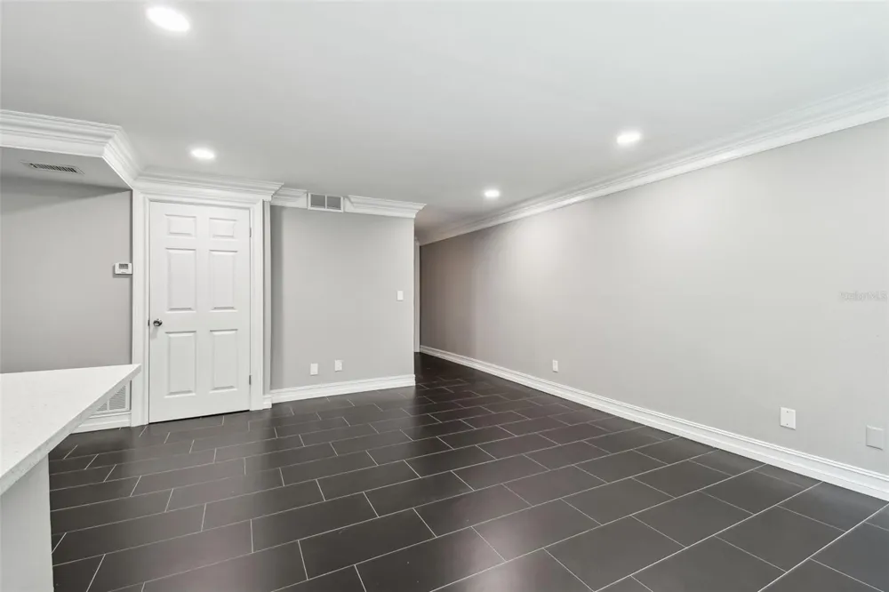 2942 W BAY DRIVE #8 Belleair Bluffs, FL 33770