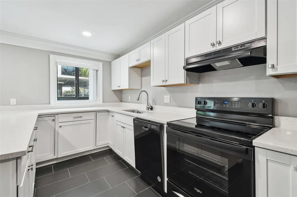2942 W BAY DRIVE #8 Belleair Bluffs, FL 33770