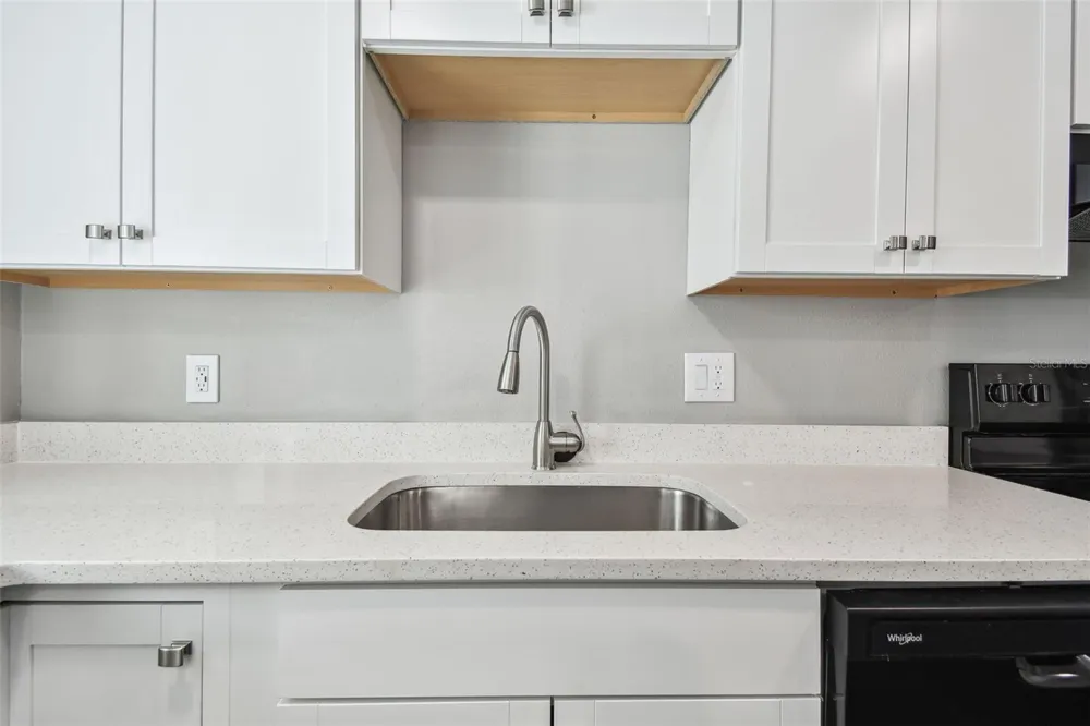 2942 W BAY DRIVE #8 Belleair Bluffs, FL 33770