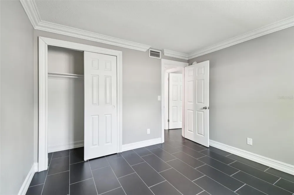 2942 W BAY DRIVE #8 Belleair Bluffs, FL 33770