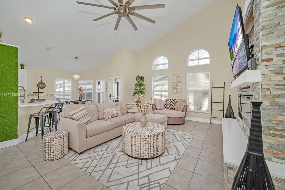 2915 Pembridge St Kissimmee, FL 34747