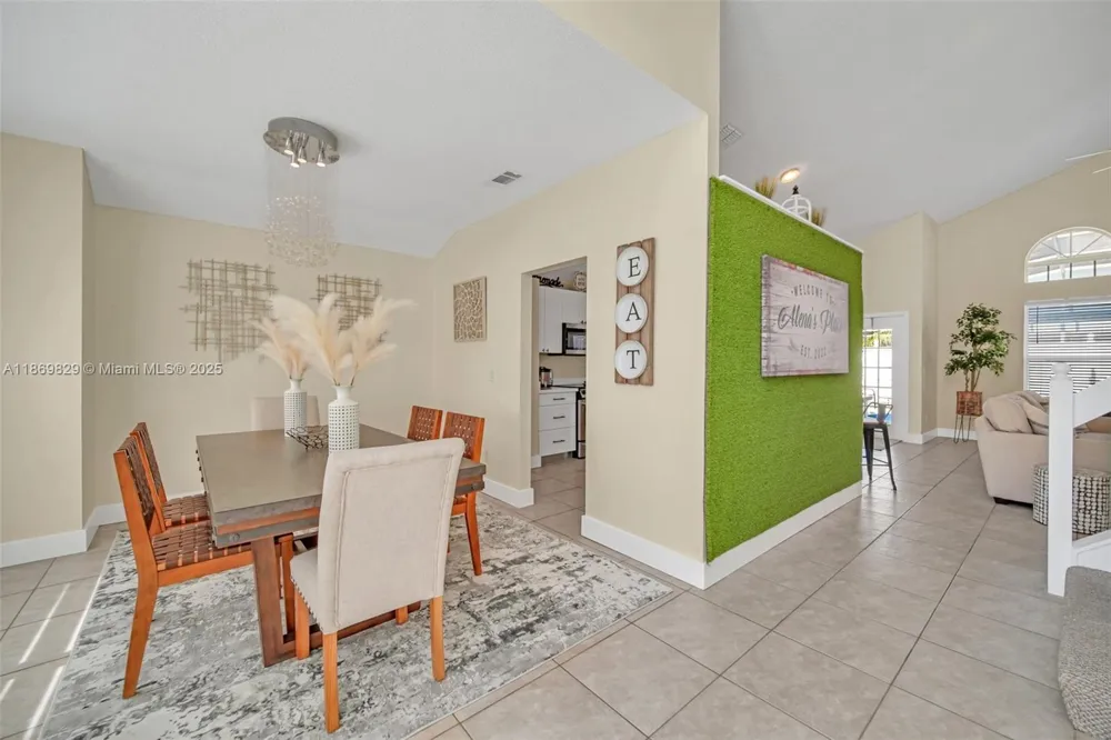 2915 Pembridge St Kissimmee, FL 34747