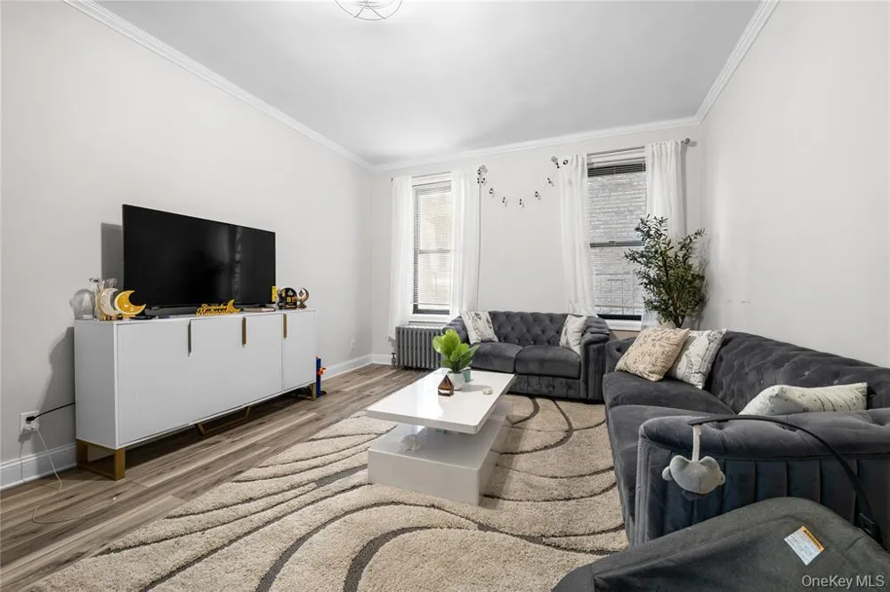 4333 48th Street #1B Sunnyside, NY 11104