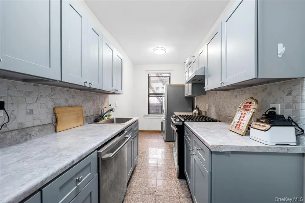 4333 48th Street #3B Sunnyside, NY 11104