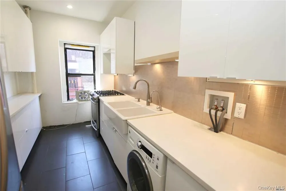 43-33 48 STREET #6D Sunnyside, NY 11104