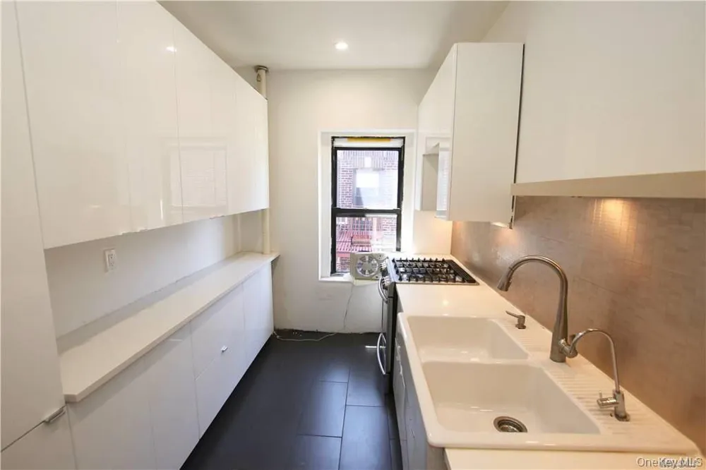 43-33 48 STREET #6D Sunnyside, NY 11104