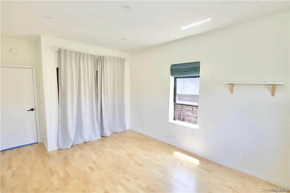 43-33 48 STREET #6D Sunnyside, NY 11104