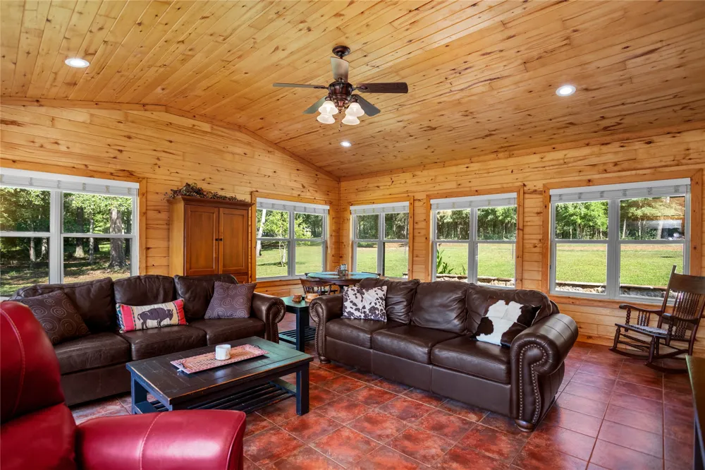 649 An County Road 1215 Grapeland, TX 75844