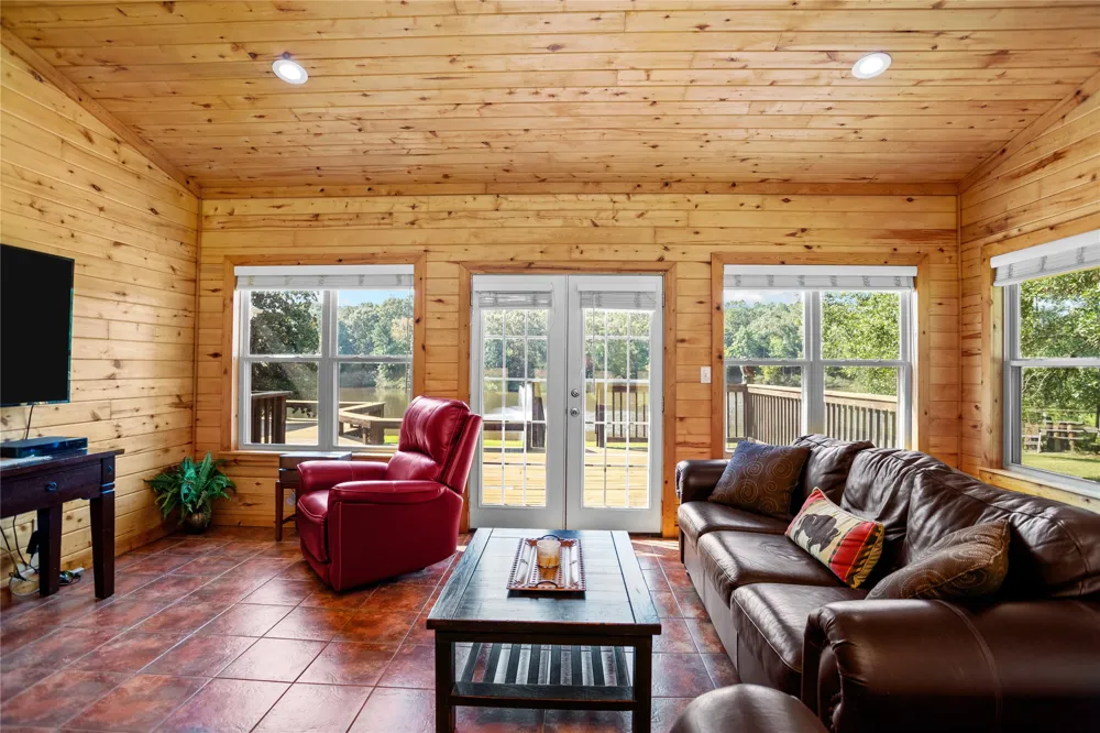 649 An County Road 1215 Grapeland, TX 75844