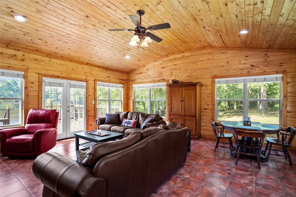 649 An County Road 1215 Grapeland, TX 75844