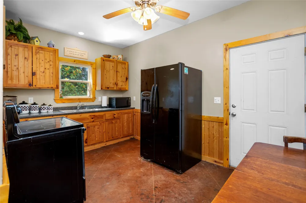 649 An County Road 1215 Grapeland, TX 75844