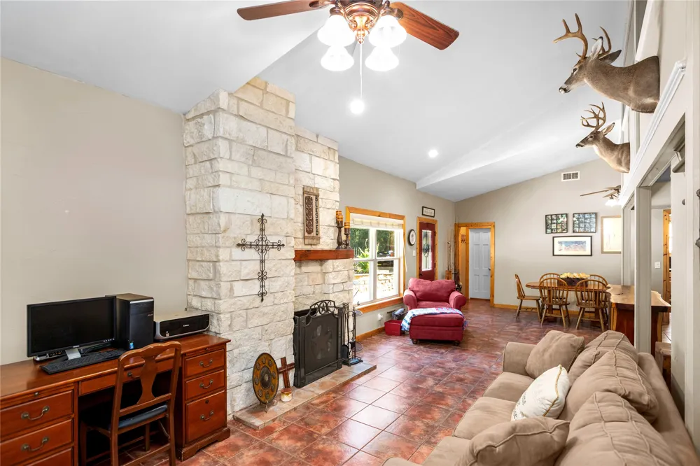 649 An County Road 1215 Grapeland, TX 75844