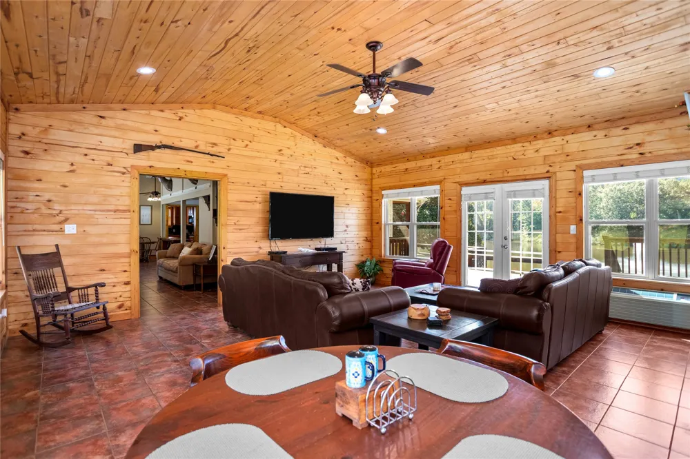 649 An County Road 1215 Grapeland, TX 75844