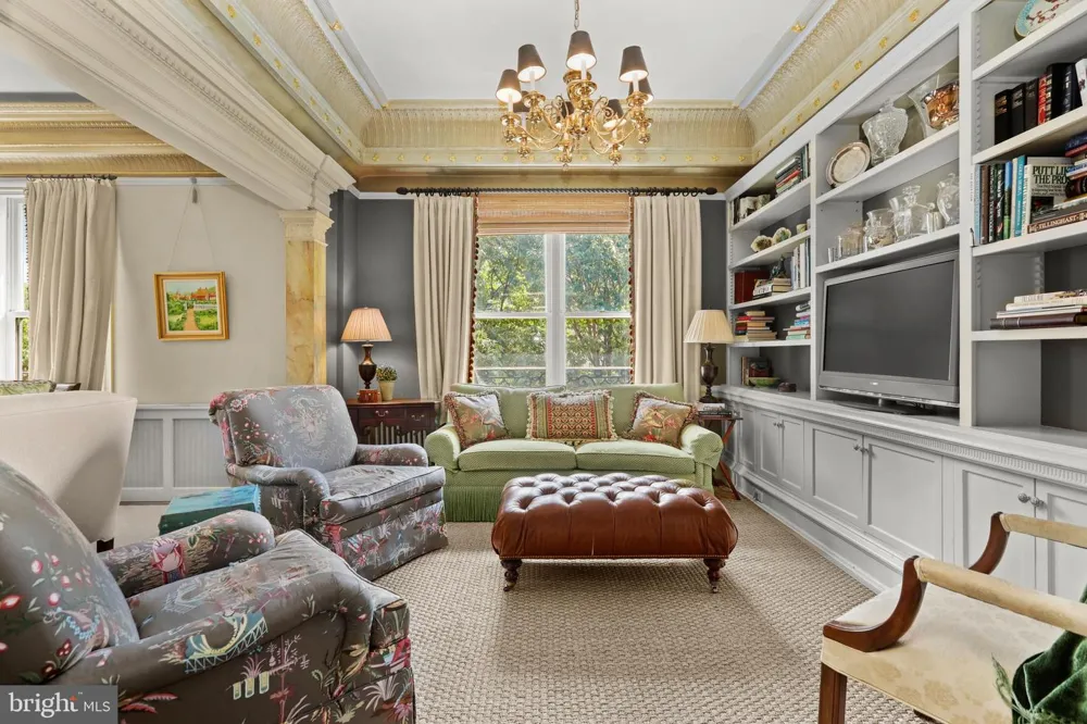 700 WASHINGTON PLACE #2D Baltimore, MD 21201