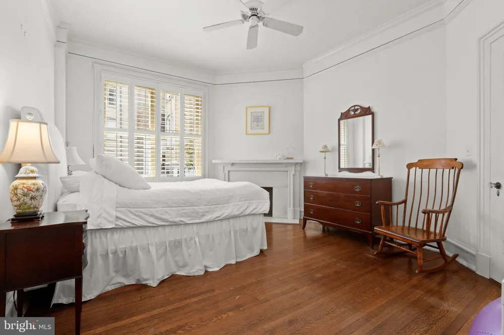 700 WASHINGTON PLACE #2D Baltimore, MD 21201