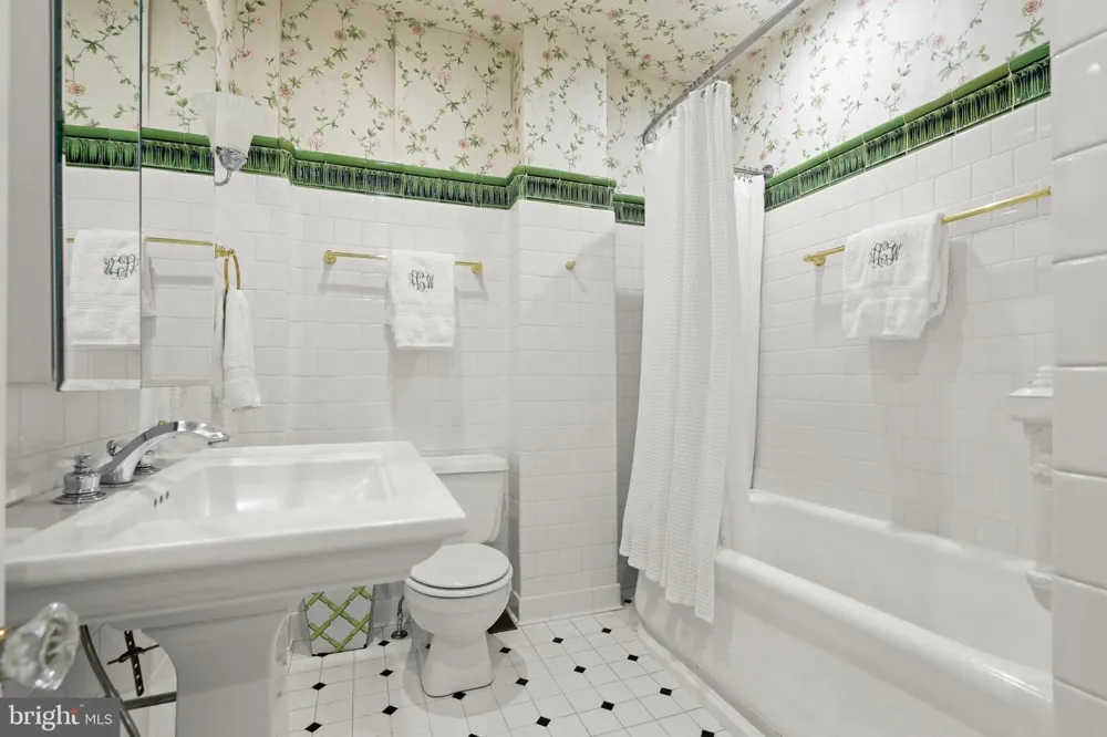 700 WASHINGTON PLACE #2D Baltimore, MD 21201